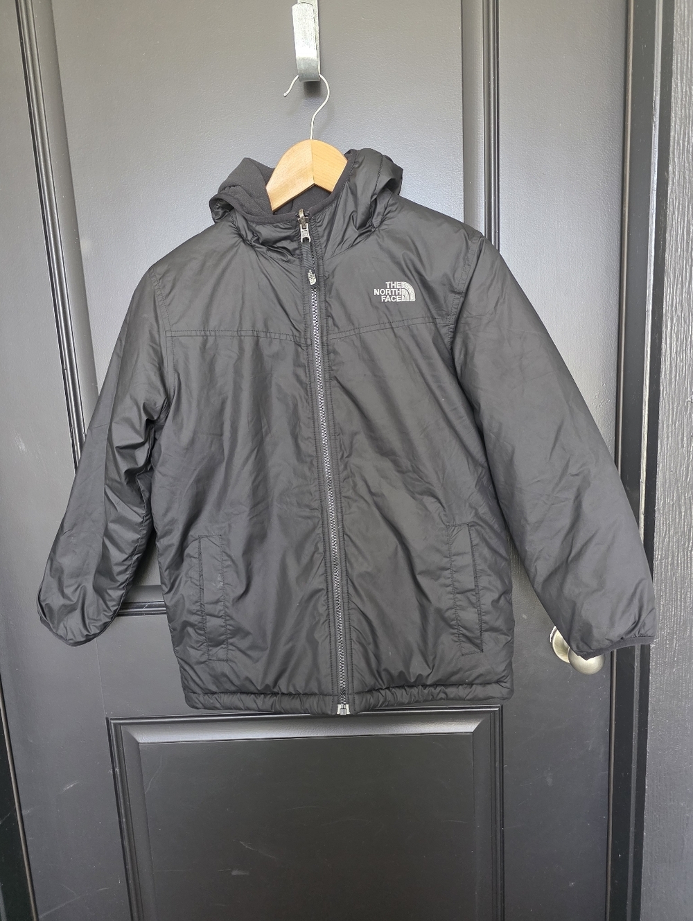 The North Face Boys Black Hooded Jacket Size M 10/12 Zip Up Puffer Coat Kids